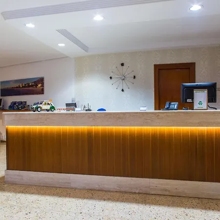 Avenida Hotel *